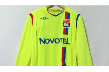 ベンゼマ、“最後のCL”ユニ！リヨン「2008-09サード」 ユニフォーム 画像