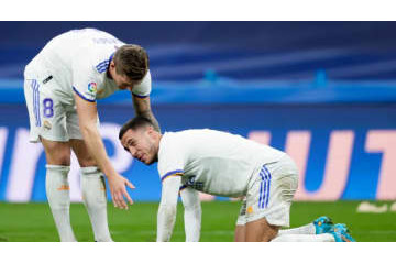 アザール、8歳のクロース息子に酒を呑まそうとする…父クロースは拒絶 画像