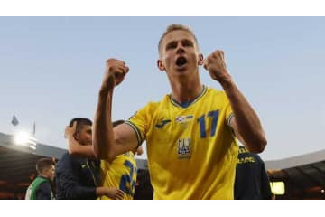 ヤルモレンコの「クールすぎるループ」、ウクライナ代表がW杯出場へあと一歩 画像