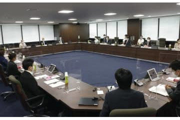 最低賃金、25年度には千円 画像