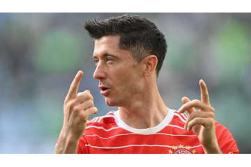 レヴァンドフスキ、バイエルン退団希望のワケ…「戦術面で監督との対立」か 画像