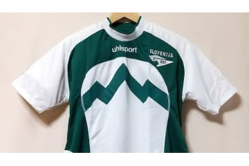 日韓W杯から20周年！スロベニア代表、「初のギザギザ」ユニフォーム 画像