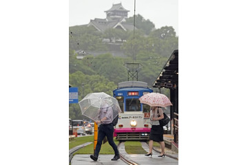 台風4号、温帯低気圧に 画像