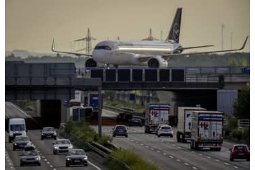 独ルフトハンザ、千便超欠航 画像