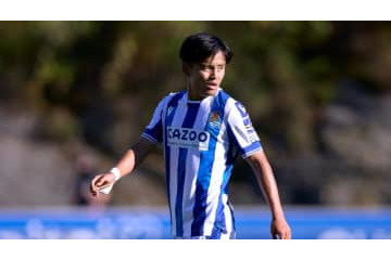 久保建英、頭を抱える…ソシエダ初ゴールに迫った未遂シーン 画像