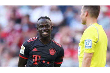 マネ、いい人すぎる…リヴァプールの「全員」に感謝グッズを贈る 画像