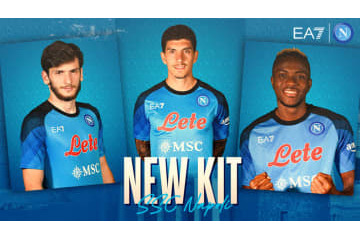 サプライヤーは“アルマーニ”で継続！ナポリの2022-23「新ユニフォームまとめ」 画像