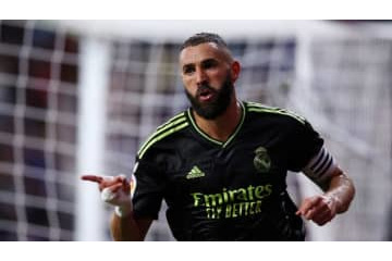 レアルを救ったベンゼマ、代役GK相手に決めた「14年ぶりフリーキック」がこれ 画像