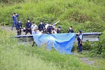 利根川に軽飛行機が墜落、群馬 画像