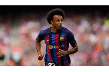 バルセロナDFクンデ 「給料は全額支払われています、気遣いありがとう」 画像