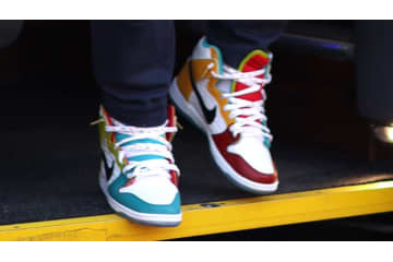 怪物ハーランドが履いてる「NIKEの両足色違いスニーカー」を調べてみた 画像