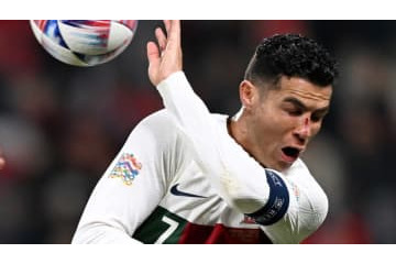 37歳ロナウド、顔面直撃で大流血…代表戦でアクシデント 画像