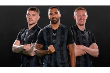 ニューカッスル、優雅なデザインの「130周年記念」限定ユニフォームを発表！ 画像