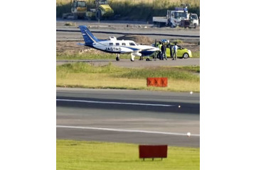 福岡空港で小型機パンク 画像