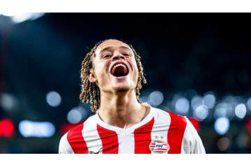 PSVで大ブレイクのチャビ・シモンズ。バルセロナの練習は「◯◯が全くない」 画像