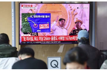 北朝鮮ミサイル20発超発射 画像