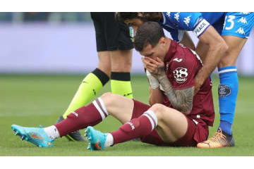 サッカー史上最速！？ イタリア代表FW、なんと開始3秒で負傷して退場 画像