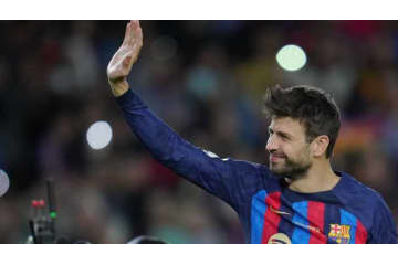 ピケも？「現役最後の試合で退場になった選手」4名 画像