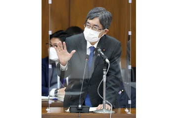 総務相「進退は自分で判断」 画像