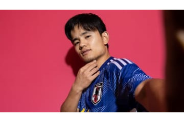 W杯出場の久保建英、あのNBAチームから名前入りユニフォームを贈られる 画像
