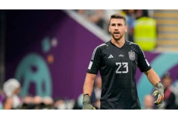 W杯日本代表と戦うスペイン守護神ウナイ・シモン、実は「マリカー」大好き！ 画像