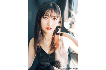 元モー娘。佐藤優樹、胸元チラリ ノースリーブ姿で素肌見せ 画像