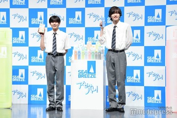 なにわ男子・道枝駿佑＆長尾謙杜、爽やかな制服姿で会見登場「シーブリーズ」史上初男子2人組キャストに決定 画像