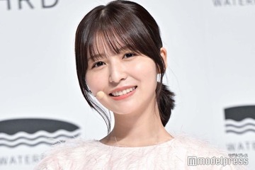 長濱ねる、ディズニー満喫ショットに「可愛すぎる」「素敵」と反響 コーディネートにも注目集まる 画像