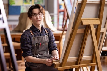 渡辺翔太、Snow Manデビュー記念日に初単独主演ドラマ「先生さようなら」スタート 主題歌MVも公開へ 画像