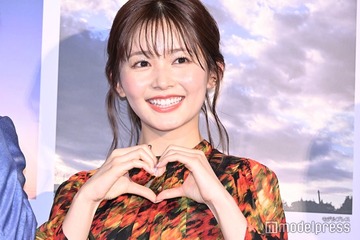 久間田琳加、“りんか丈”ミニ丈ワンピで美脚スラリ「憧れのスタイル」「美しい」の声 画像