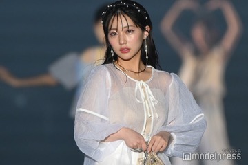 元HKT48田中美久、地元・熊本に凱旋 スリットから美脚スラリ【TGC熊本2024】 画像