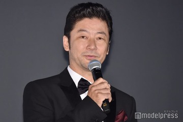 浅野忠信、加工で“別人”に シュールな全身ショットへ「もうキャプ翼」「ミーム化待ったなし」の声 画像