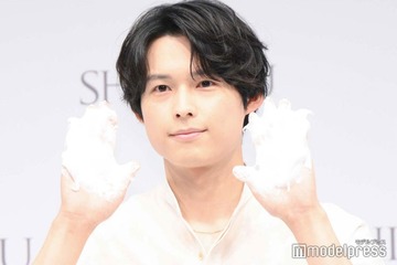 SixTONES松村北斗、街中で声を掛けられたときの対応は？念願のスキンケアブランドアンバサダーに意気込み 画像