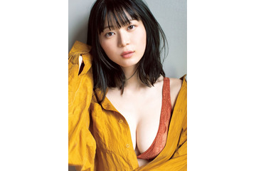 YouTuberいけちゃん、ランジェリー姿で美谷間ちらり 画像