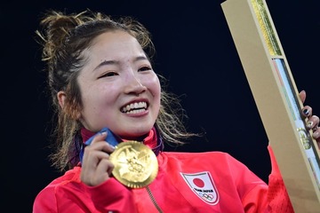 【パリ五輪】人気アーティスト、ブレイキン初代女王・AMIとの秘蔵ショット公開「ブレイキン始める前から繋がりが」「2人の歴史エモい」と反響 画像
