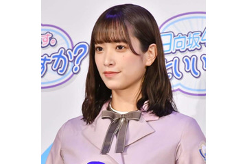 日向坂46佐々木久美、メンバーとわちゃわちゃ！撮影オフSHOTに反響「尊すぎ」「まぶしい笑顔」 画像