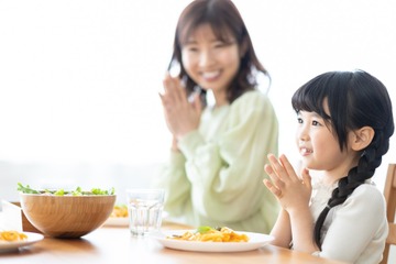 「味がしげてる〜」”味が染みてる”と言いたい娘　10年後…まさかの展開に「疲れが吹き飛ぶ」「ご飯が何倍も美味しい」 画像