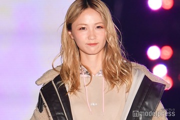 Dream Ami、ミニスカ姿で美脚披露 夫・テラハ半さんとの2ショットも「ミニが似合う」「美男美女で仲良し夫婦」の声 画像