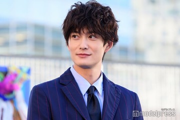 「虎に翼」“航一”岡田将生、直筆メッセージ公開「もう一度会いたい」「字がめちゃくちゃ綺麗」と反響 画像