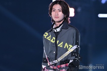 市村正親の長男・市村優汰、金髪イメチェンで制服ディズニー満喫「イケメン度増してる」「アイドルかと思った」の声 画像