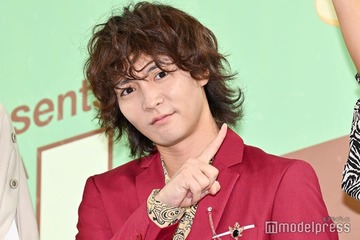 すがちゃん最高No.1、柏木由紀との熱愛報道後初公の場 報道陣の問いかけに「欲しがりさんだなあ」 画像