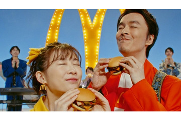 長谷川博己、マクドナルドCM初出演 初共演・伊藤沙莉と6年ぶり再会「食事とカラオケで大盛り上がりしました」 画像
