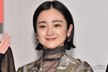 安達祐実、ミニ丈から美脚披露「綺麗」「大人の色気」の声 画像