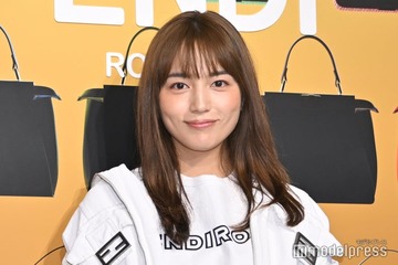 川口春奈、イタリアで美脚際立つ「スタイル抜群」「ポスターにして飾りたい」と反響 画像