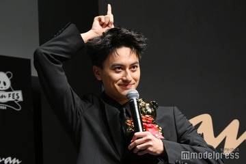 Aぇ! group小島健、草間リチャード敬太との“リチャ島”コンビをプッシュ「需要がない部門があれば…」【anan AWARD 2024】 画像