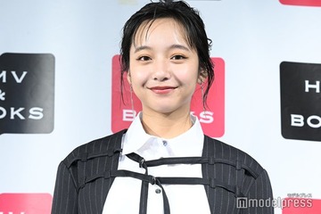 山之内すず、手編みセーターから美ウエストチラリ「売り物みたい」「オシャレ」の声 画像