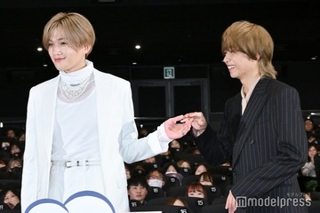 FANTASTICS八木勇征＆Travis Japan中村海人、お互いをエスコート 会場から黄色い歓声飛び交う【矢野くんの普通の日々】 画像