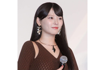 齊藤なぎさ、透明感際立つブラックドレスSHOTをファン称賛「お肌もツヤツヤすぎ」「女性の憧れ」 画像