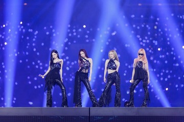 aespa「Whiplash」ランウェイウォークでも魅せる迫力ステージ ジゼルはサングラス着用【2024 MAMA AWARDS DAY2】 画像