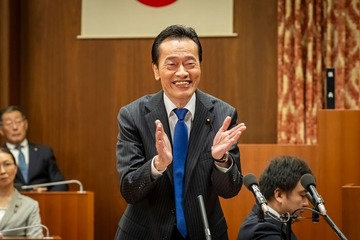 【民王R 第6話】泰山、芸人と入れ替わり 白鳥は女性スキャンダルで政界追放の危機に 画像